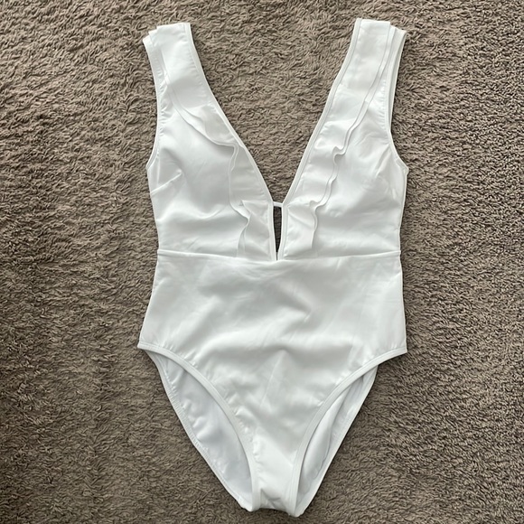 Kenneth Cole Swim Suit - Picture 1 of 4